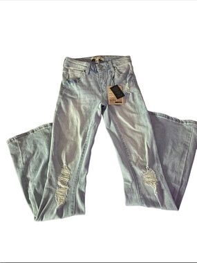 NWT Love Culture Mid Rise Bootcut Ultimate Stretch Jeans 00